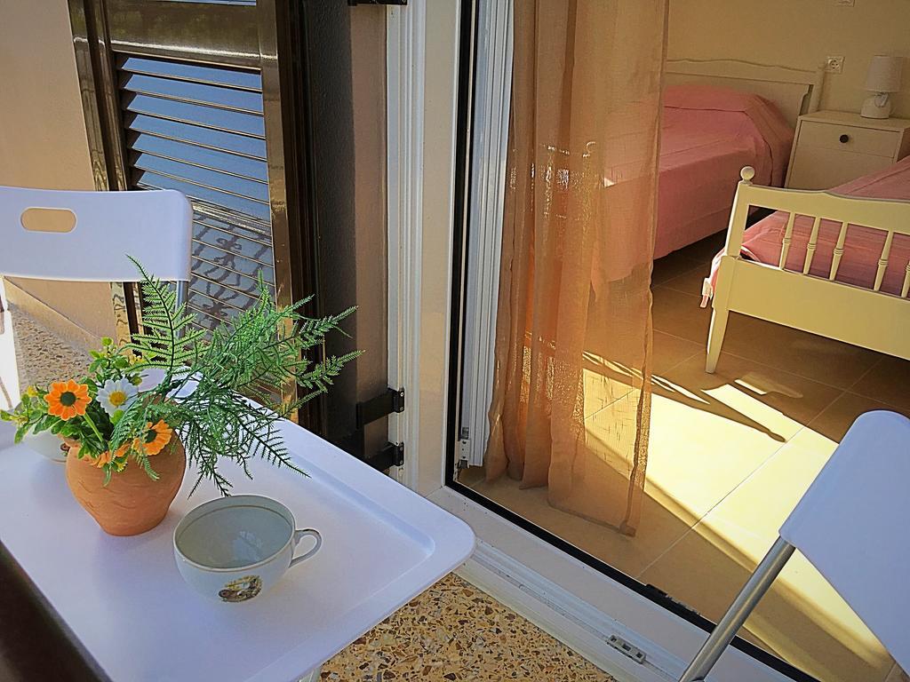 Demeliza Apartments Pláka Kültér fotó